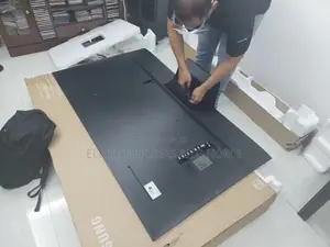 Samsung Crystal UHD