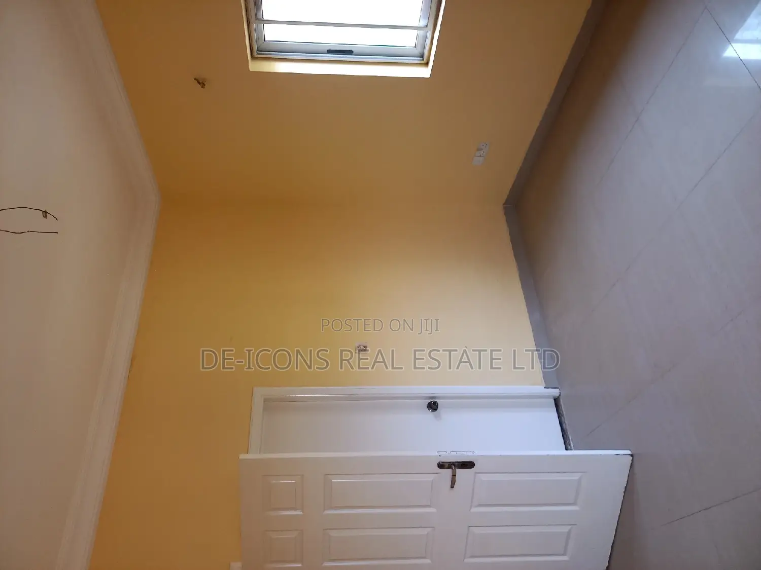 2bdrm Duplex in De-Icons Real Estate, Kasoa for rent