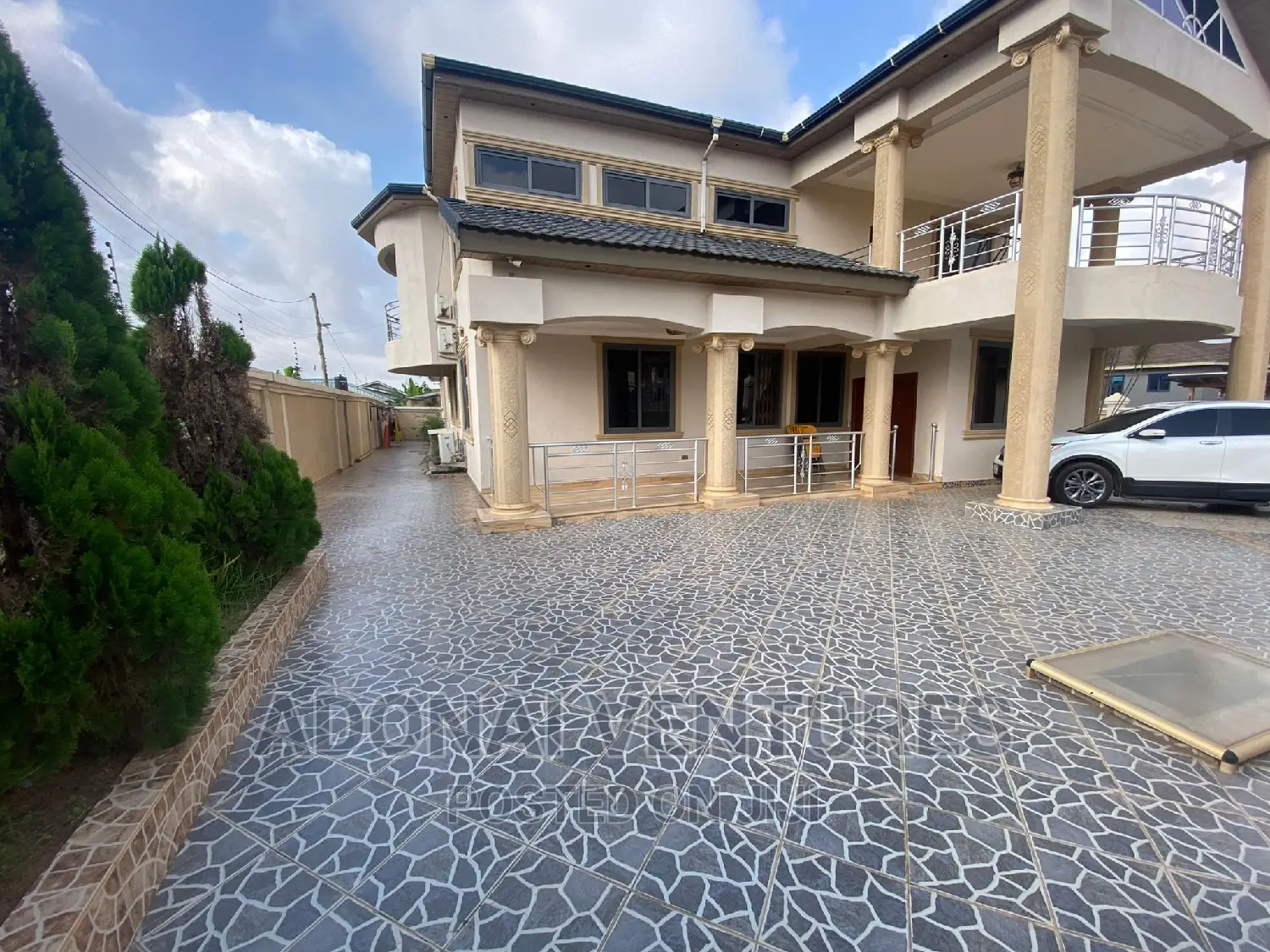 Furnished 7bdrm House in Atasomanso, Kumasi Metropolitan for sale