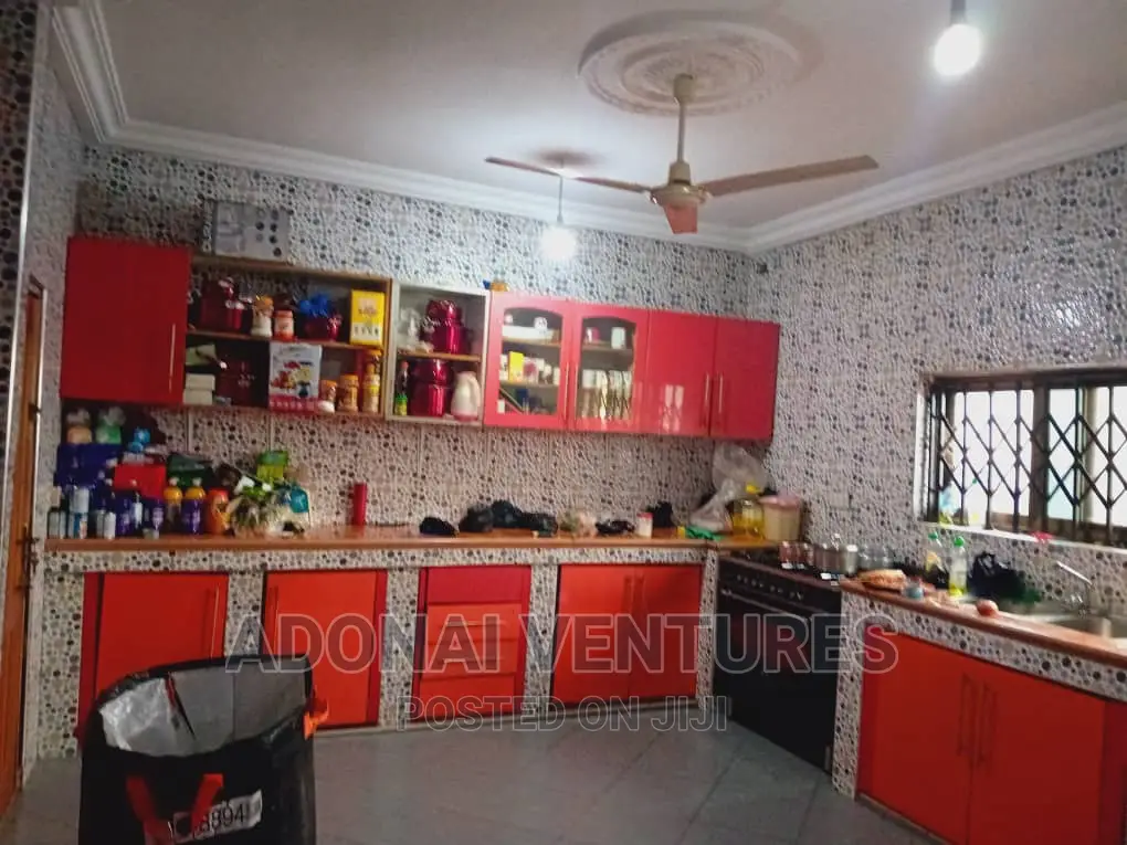 Furnished 7bdrm House in Atasomanso, Kumasi Metropolitan for sale