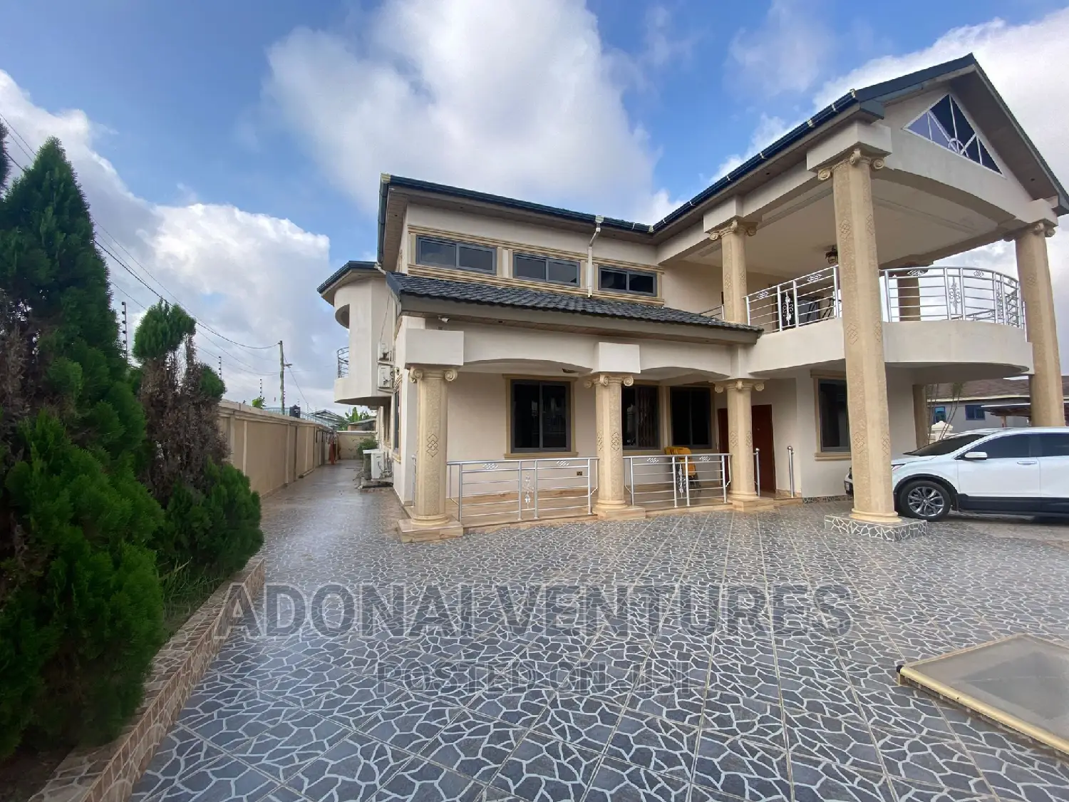 Furnished 7bdrm House in Atasomanso, Kumasi Metropolitan for sale
