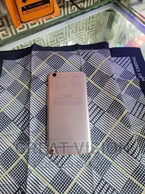 Vivo Y66i 32 GB Gold