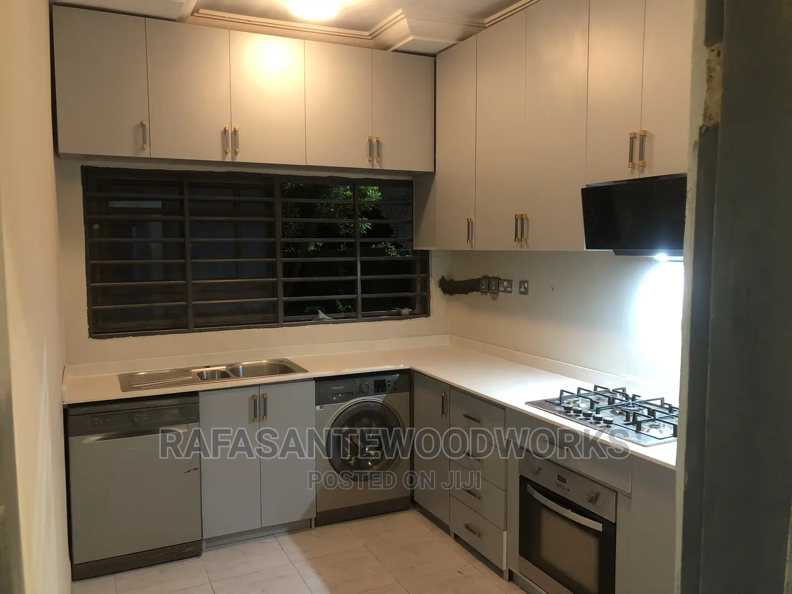 Raf Kitchen Cabinet and Quartz Countertop With MDF