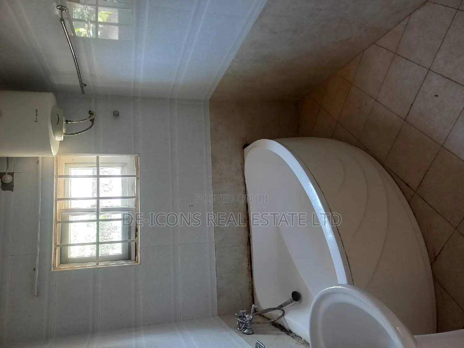 3bdrm Mansion in 3Bedrooms Self, Kasoa for rent