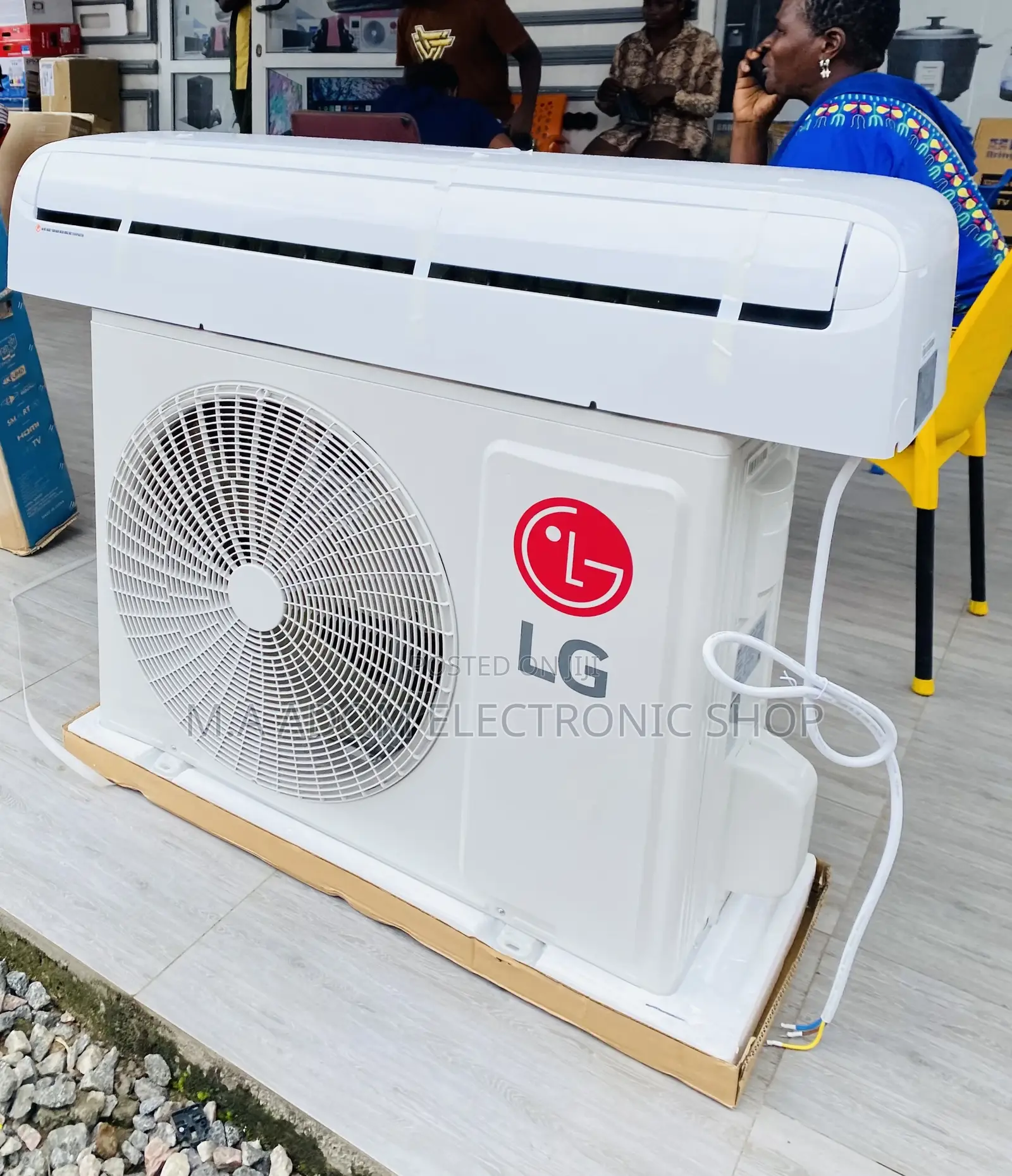 Fast and Effective LG 2.5hp R410 Air Conditioner(White) 