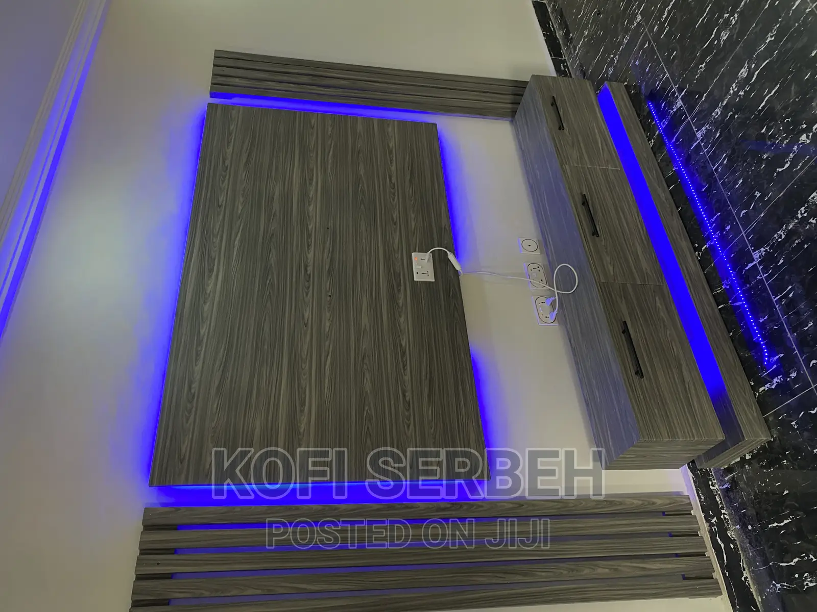 Led Tv Stand With Board N Panels