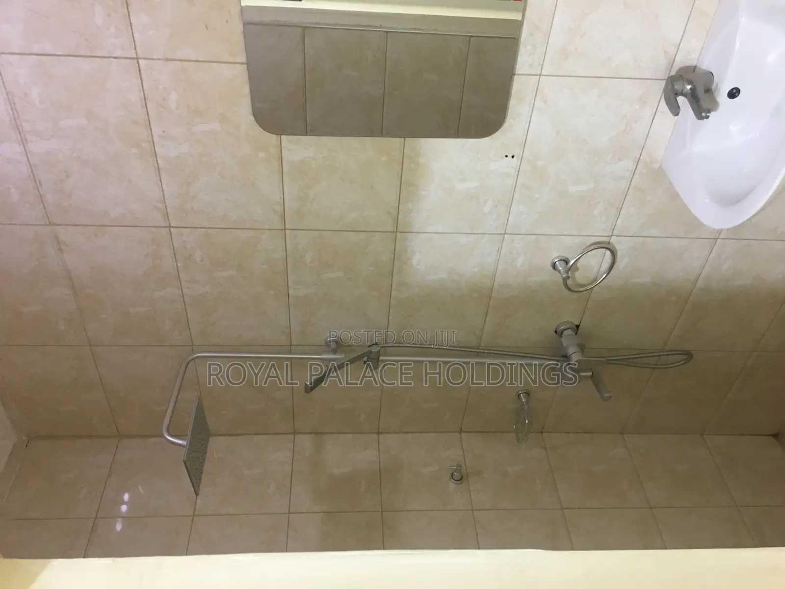 2bdrm Apartment in Close To American, East Legon for rent