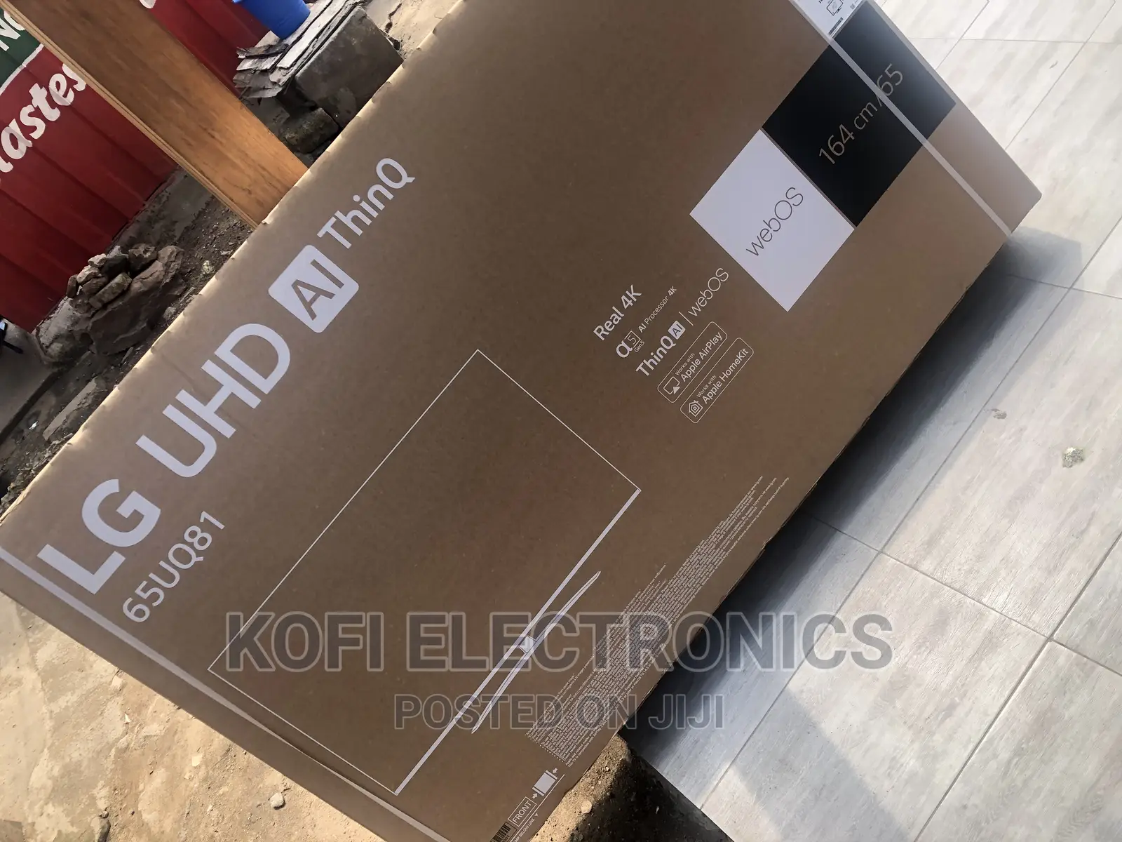 65" LG 65UQ810 HDR Play Smart LED TV With a Year Warranty