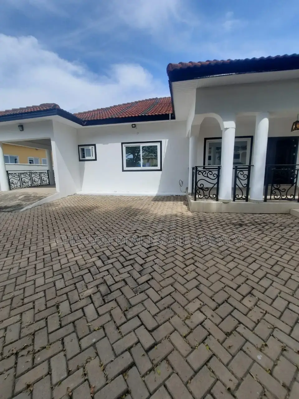 4bdrm House in Amasaman., Ga West Municipal for sale
