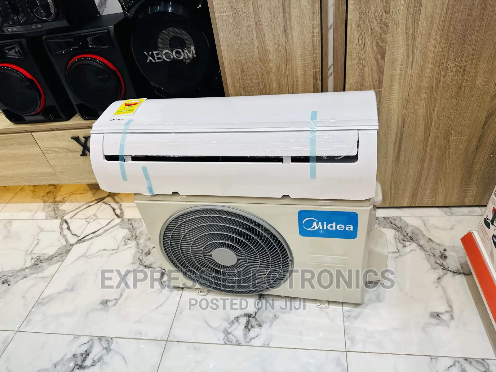 Quiet  and Powerful Cooling. Slit R41 Gas 2.5hp AC Midea