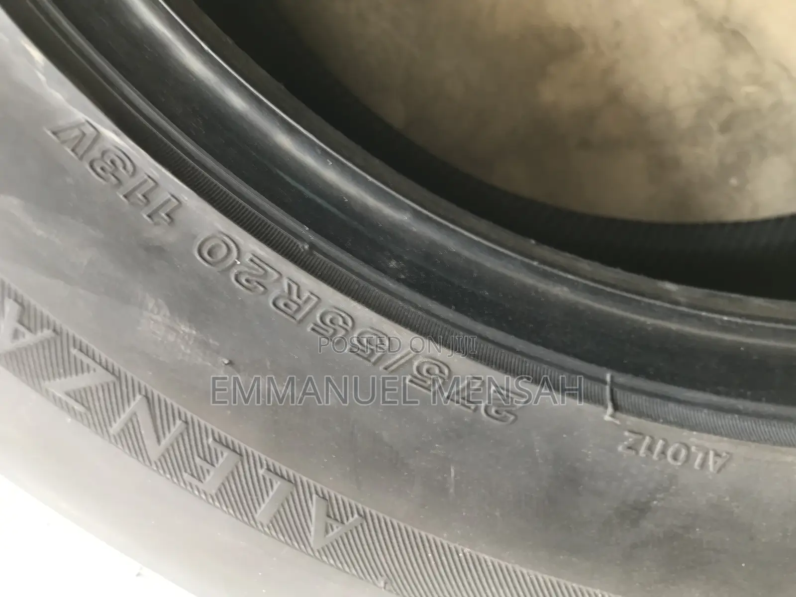 275/55r20 Brigdestone Tire