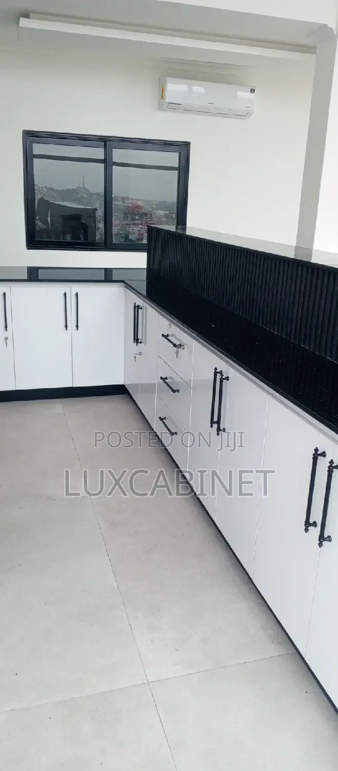 Modern Kitchen Cabinets