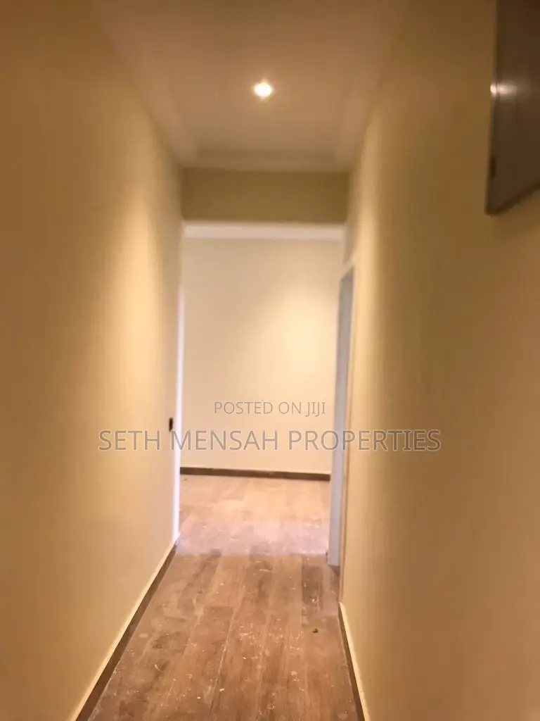 5bdrm House in Airport Residential Area for rent