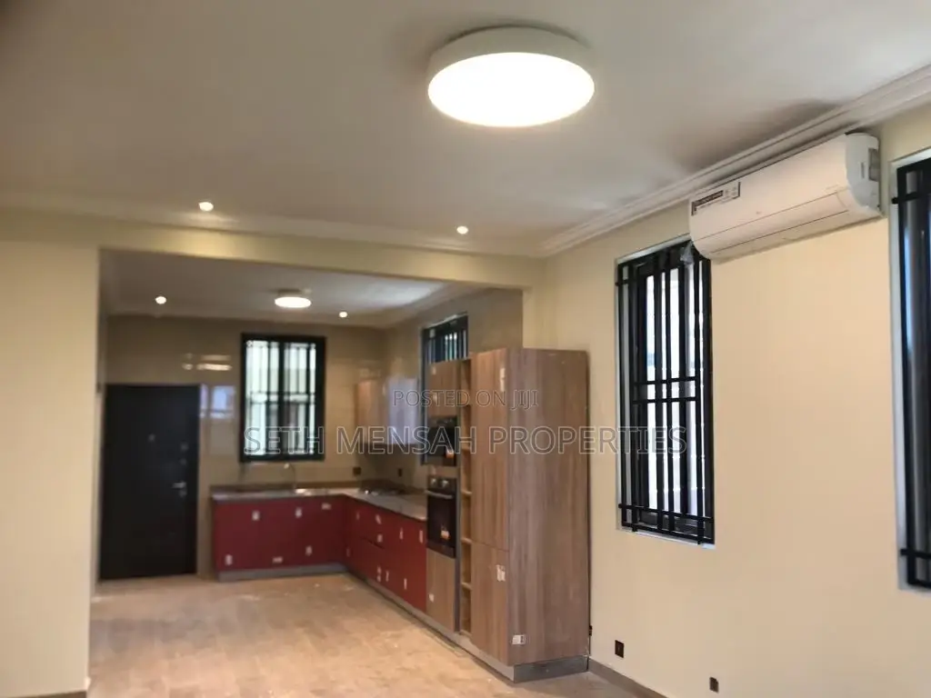 5bdrm House in Airport Residential Area for rent