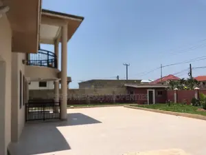 5bdrm House in Airport Residential Area for rent