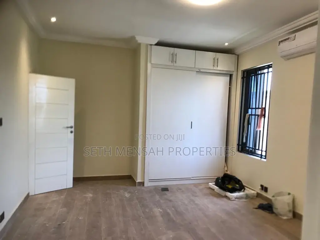 5bdrm House in Airport Residential Area for rent