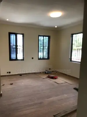 5bdrm House in Airport Residential Area for rent