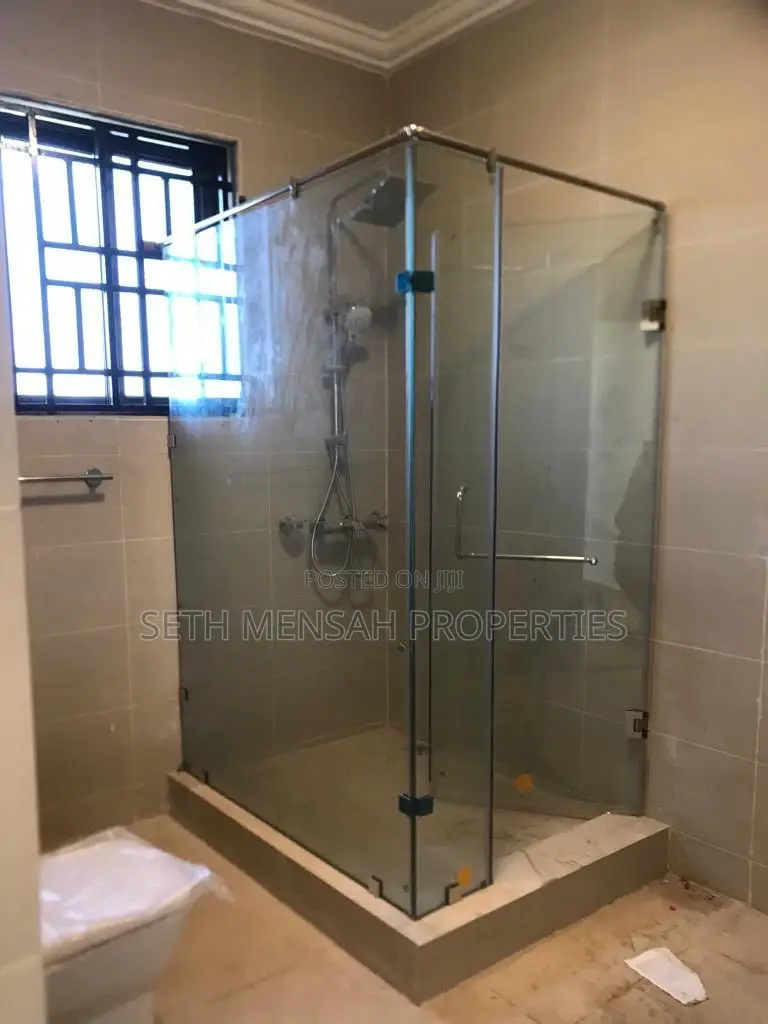 5bdrm House in Airport Residential Area for rent