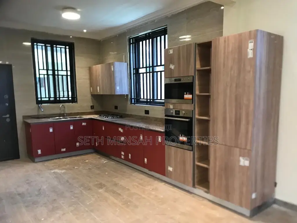 5bdrm House in Airport Residential Area for rent