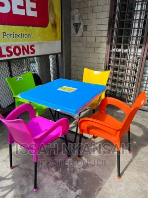 Iplastic Chair's
