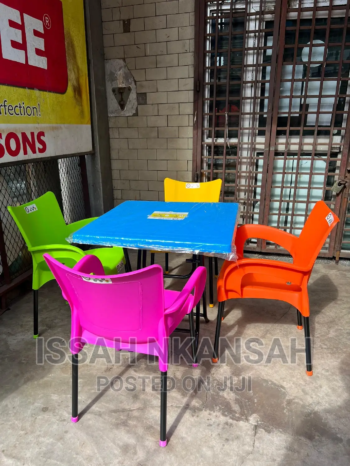 Iplastic Chair's