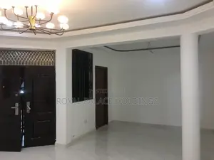 3bdrm Apartment in Close To American, East Legon for rent