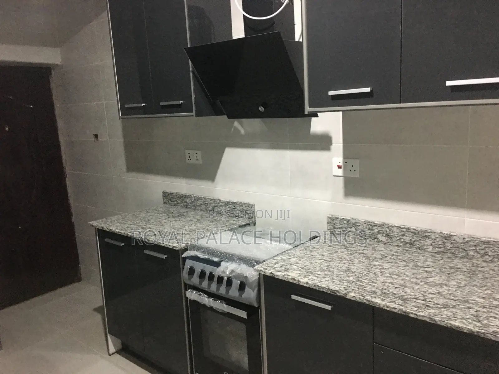 3bdrm Apartment in Close To American, East Legon for rent