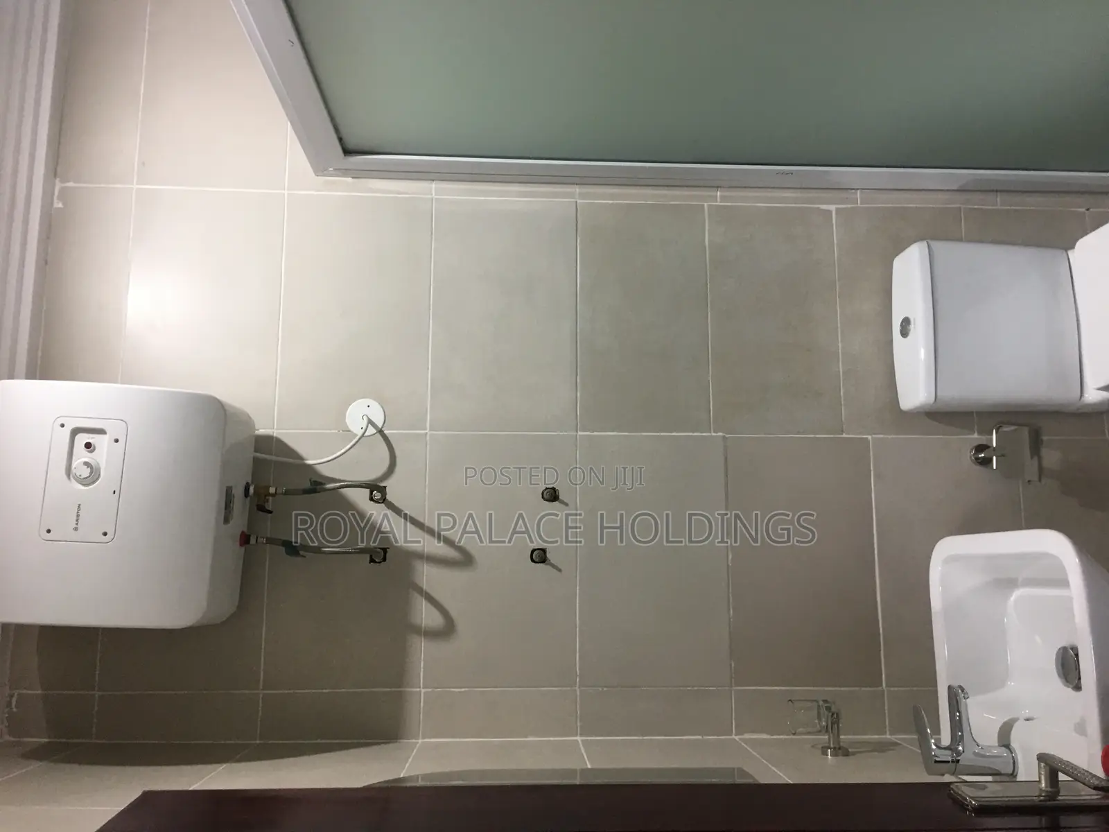 3bdrm Apartment in Close To American, East Legon for rent