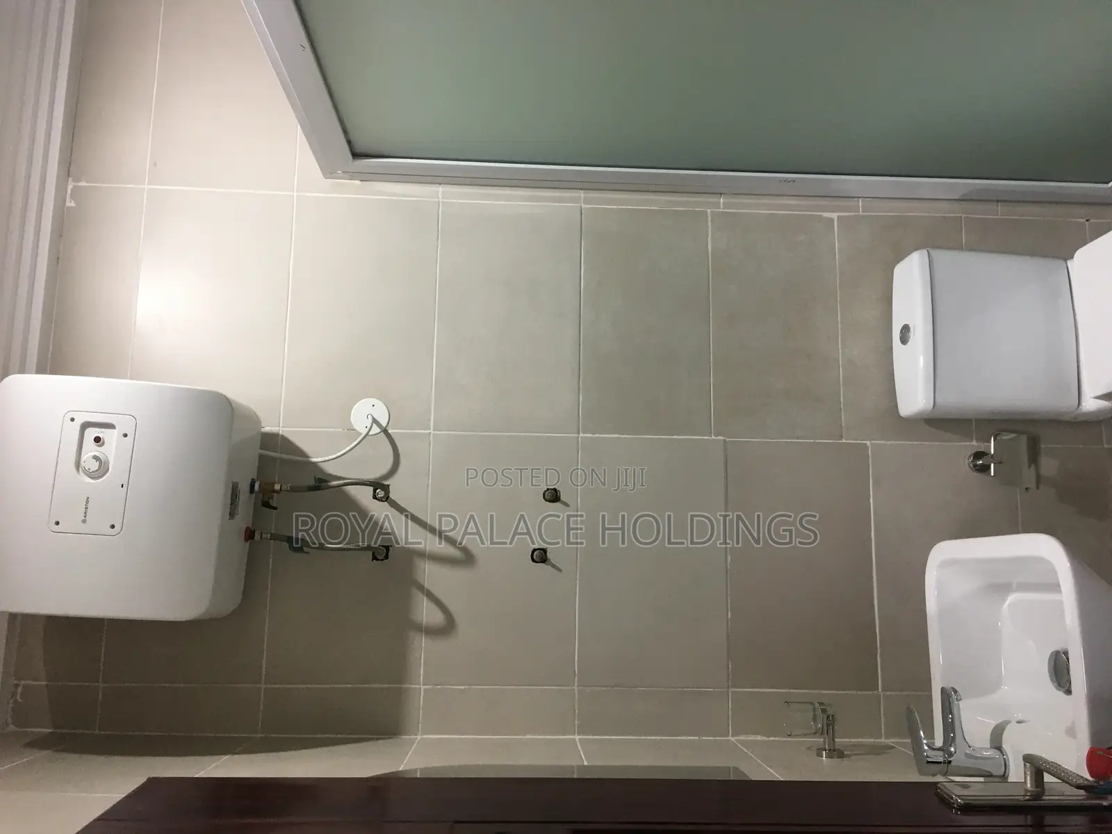 3bdrm Apartment in Close To American, East Legon for rent