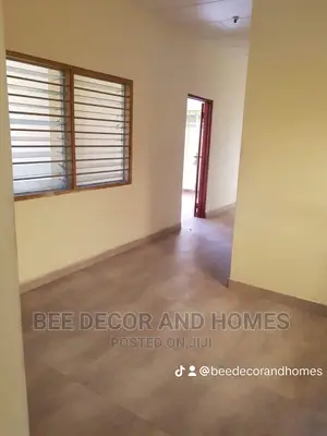 9bdrm House in Bee Decor And Homes, Adenta for sale
