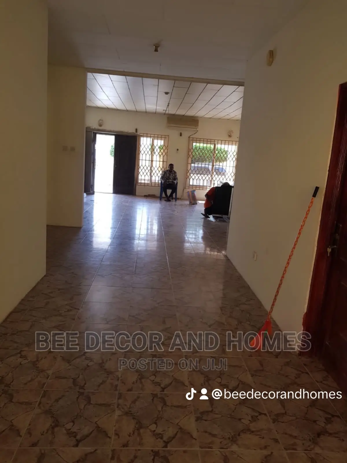 9bdrm House in Bee Decor And Homes, Adenta for sale
