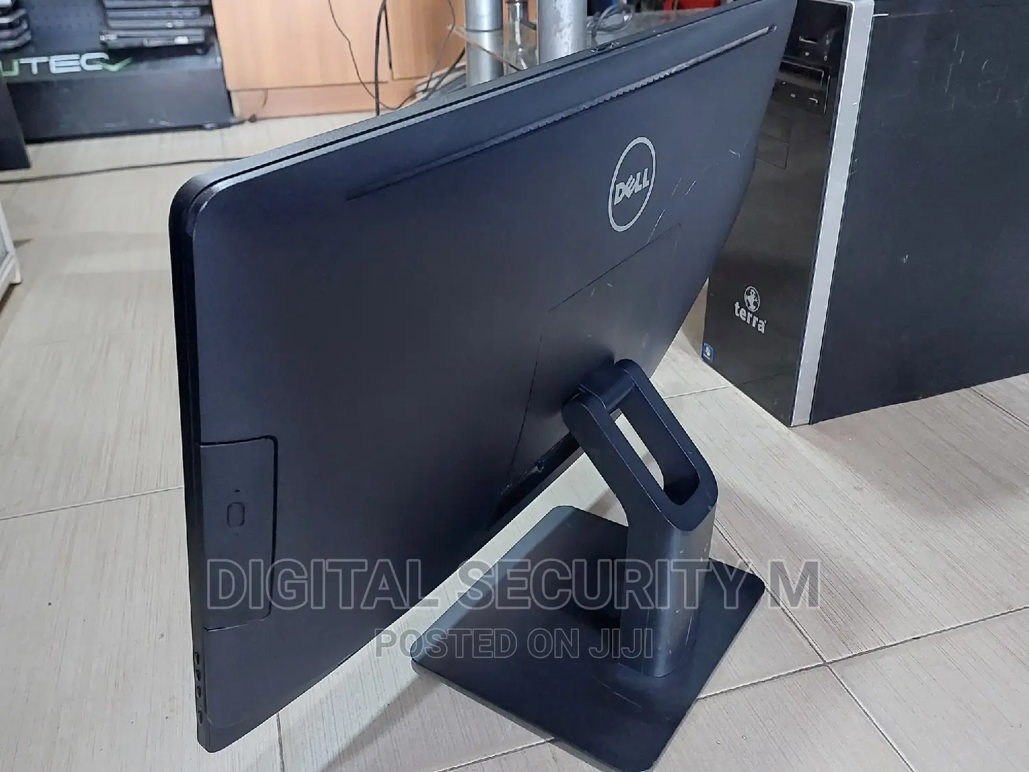 Desktop Computer Dell OptiPlex 7060 8GB Intel Core I5 HDD 500GB