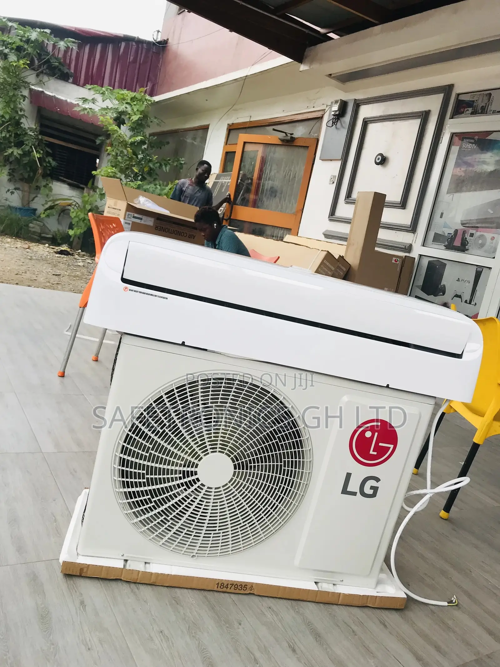 2.5hp Split R410 Energy Saving LG Airconditioner White