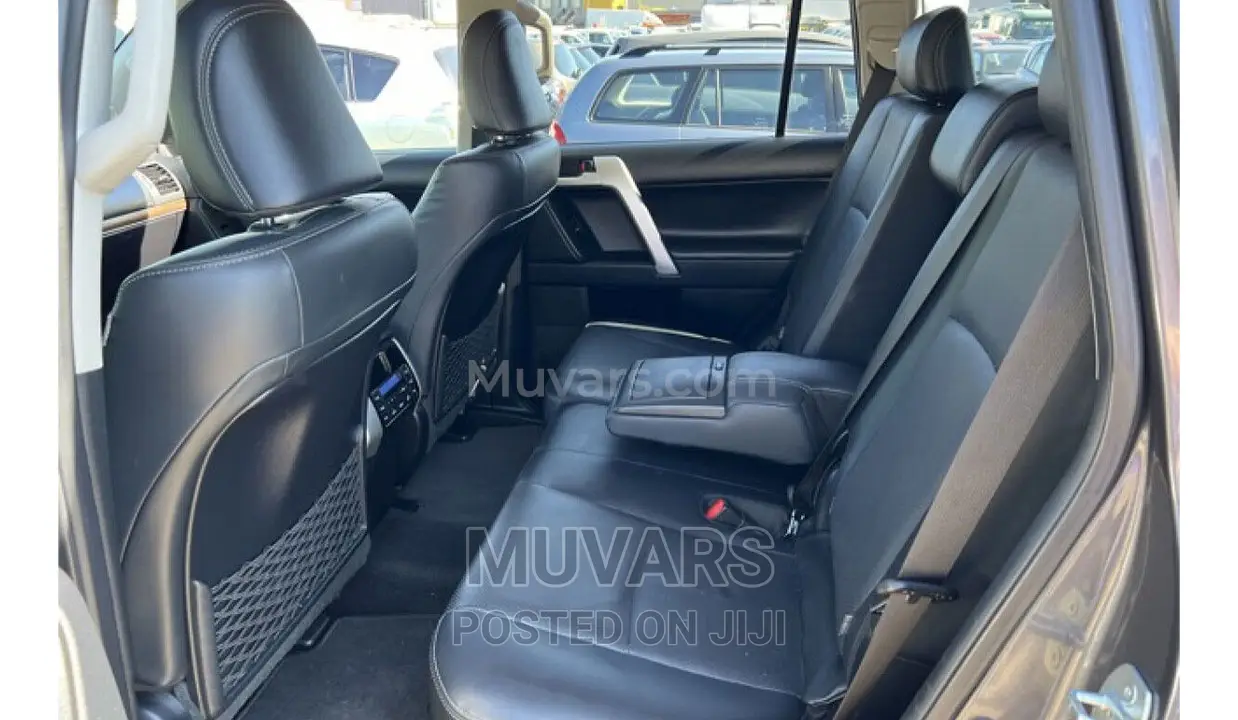 Rent a Car, Toyota Landcruiser for Hire