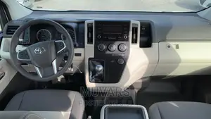 Car Rental in Ghana, Toyota Hiace -15 Seater Bus