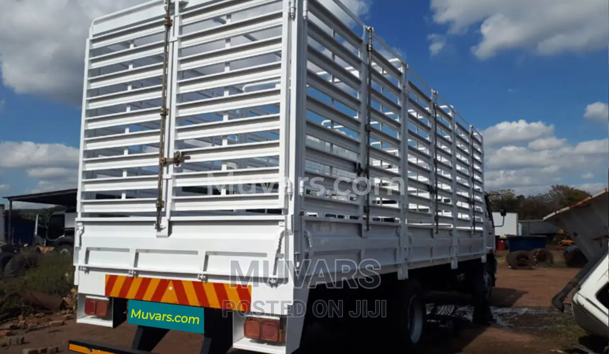 Rent a Cargo Truck for Logistics Moving, Cattle Cargo Truck