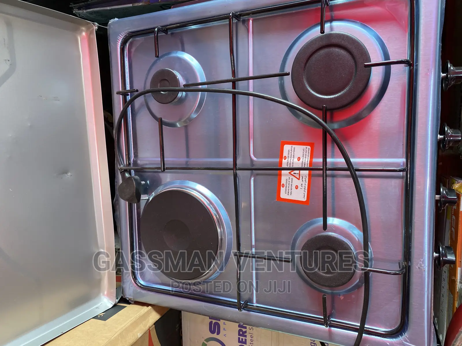 4 Burner Electric and Gas Stove