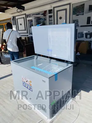 Quality Pearl PCF-380 Chest Freezer With Glass Inner Door.