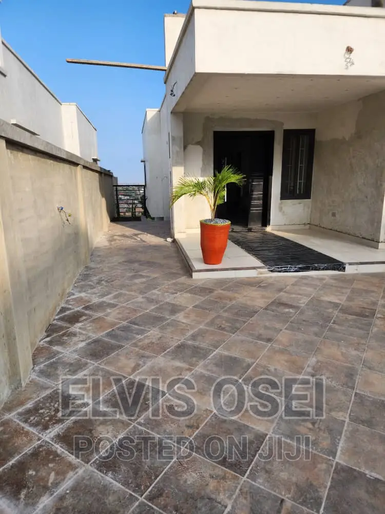 2bdrm House in Kwabenya Hills for sale
