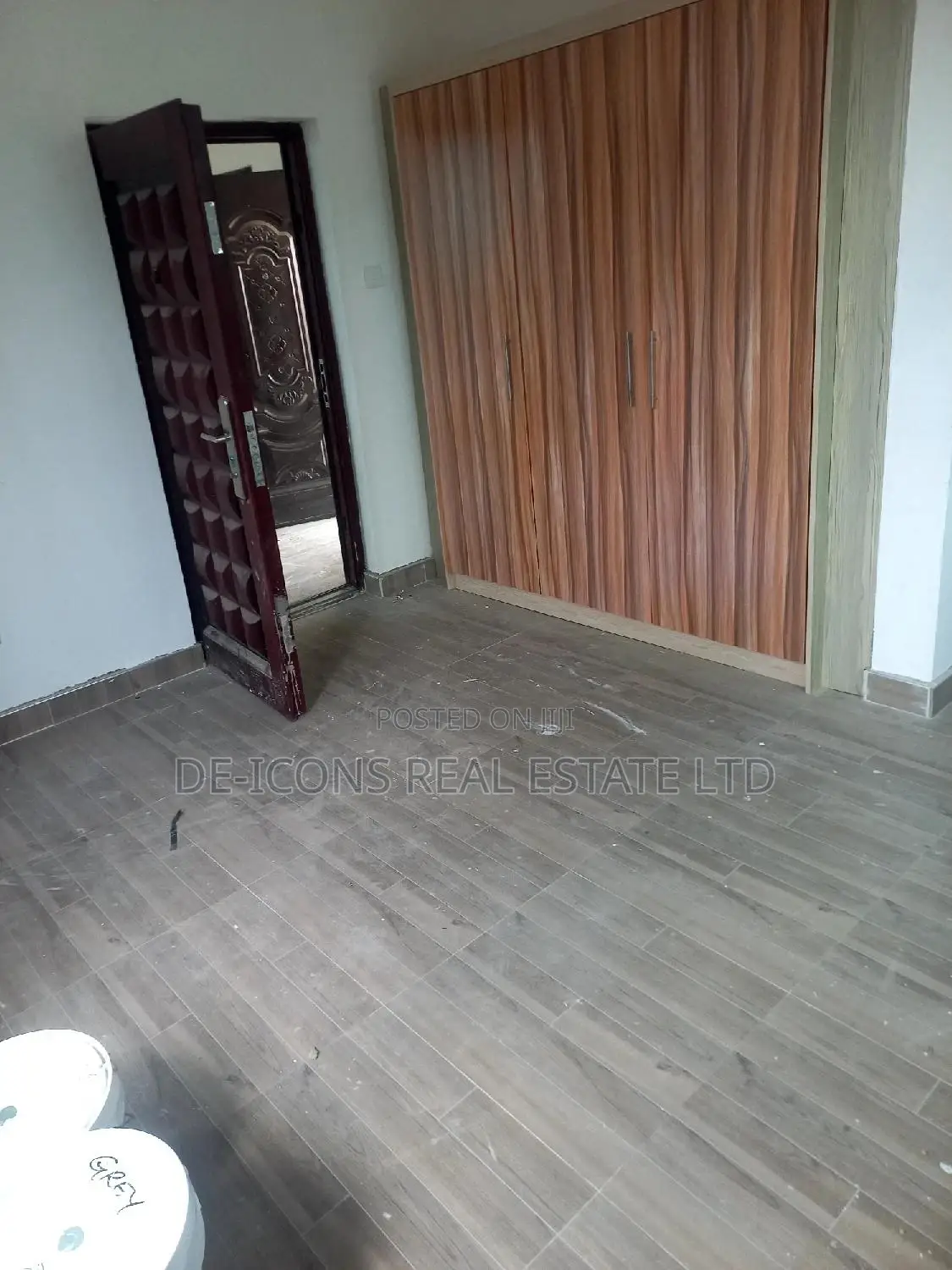 1bdrm Duplex in De-Icons Real Estate, Awutu Senya East Municipal