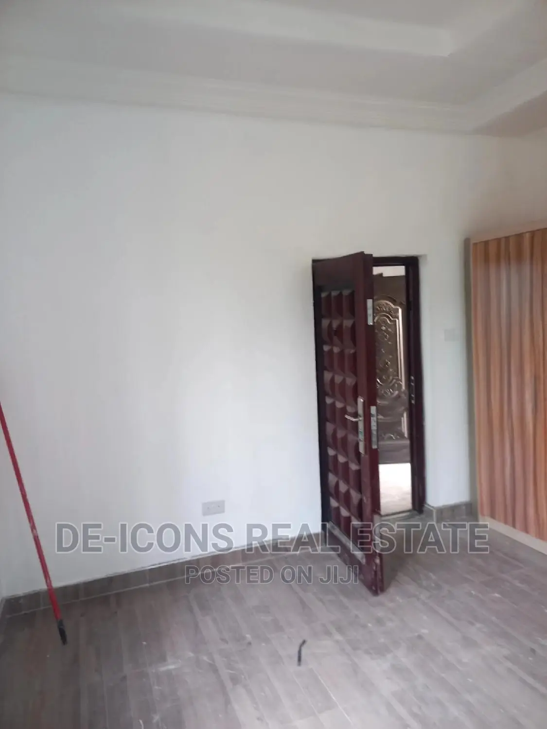 1bdrm Duplex in De-Icons Real Estate, Awutu Senya East Municipal