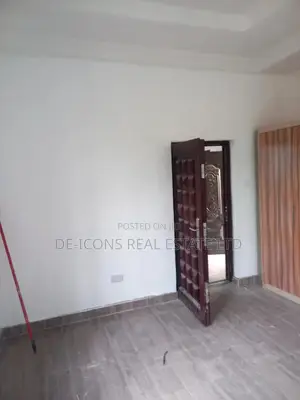 1bdrm Duplex in De-Icons Real Estate, Awutu Senya East Municipal