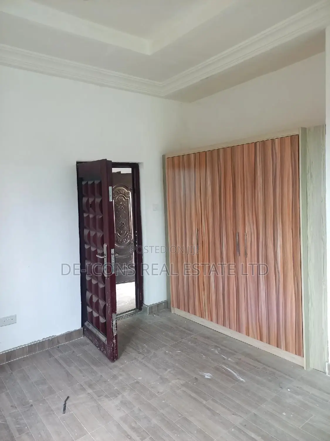 1bdrm Duplex in De-Icons Real Estate, Awutu Senya East Municipal