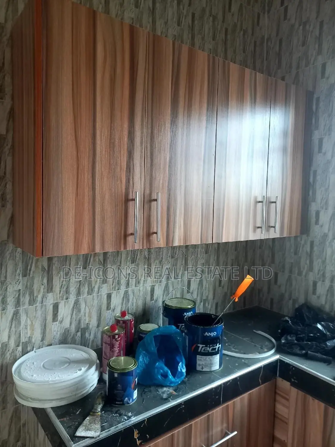 1bdrm Duplex in De-Icons Real Estate, Awutu Senya East Municipal