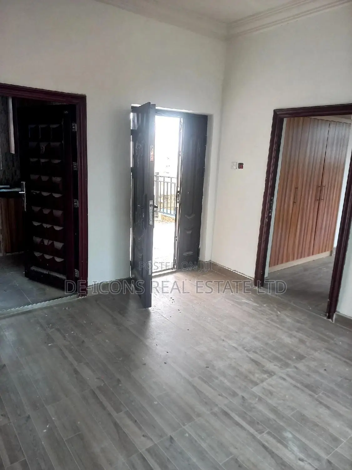 1bdrm Duplex in De-Icons Real Estate, Awutu Senya East Municipal