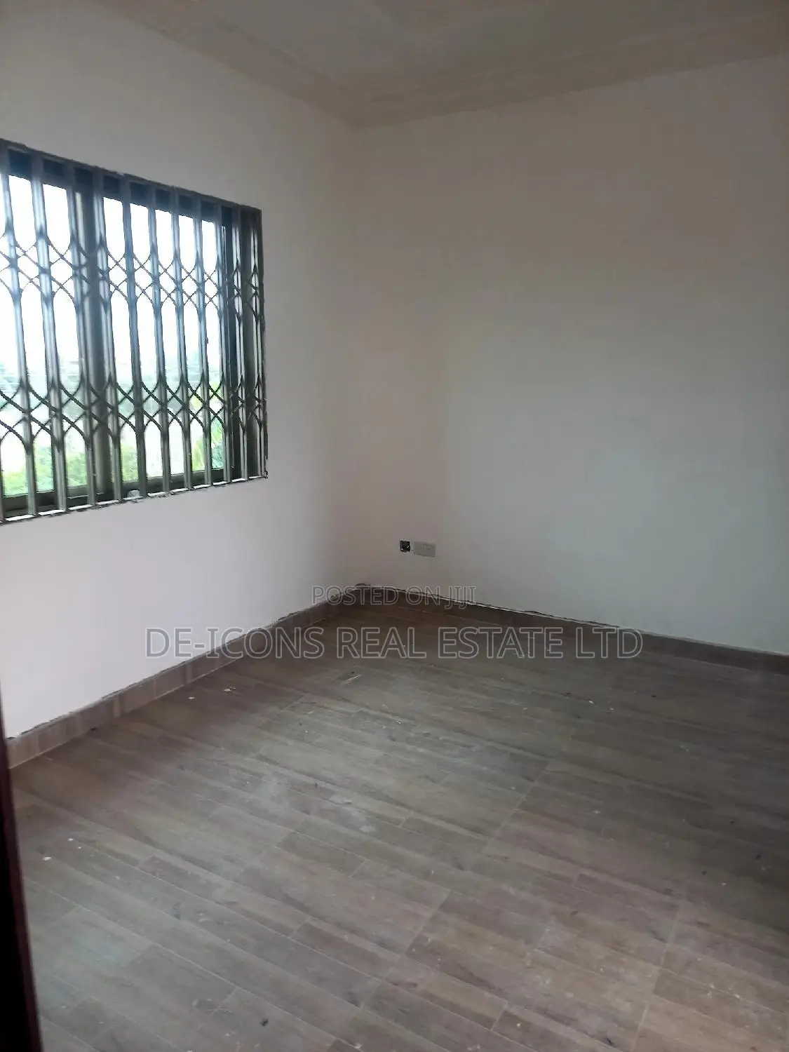 1bdrm Duplex in De-Icons Real Estate, Awutu Senya East Municipal