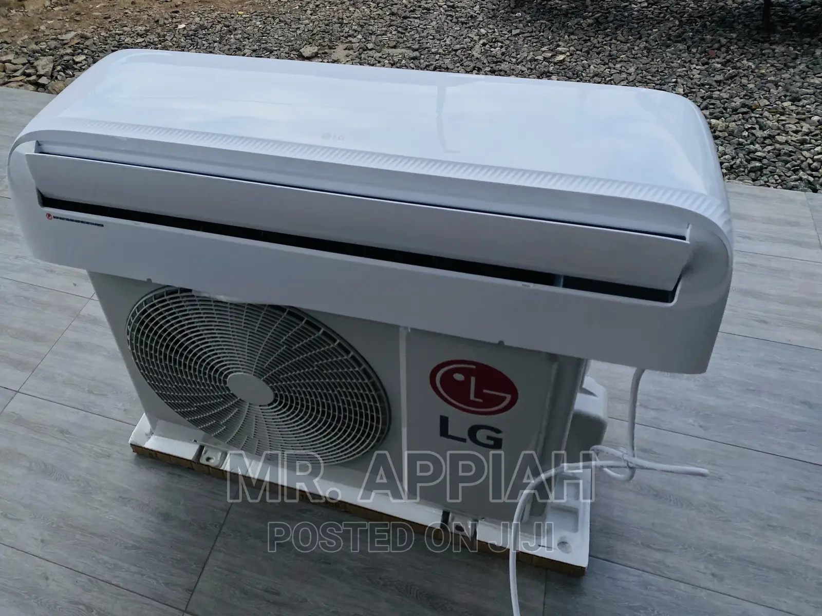 New LG 2.5HP R410 Gas Ac(White) 