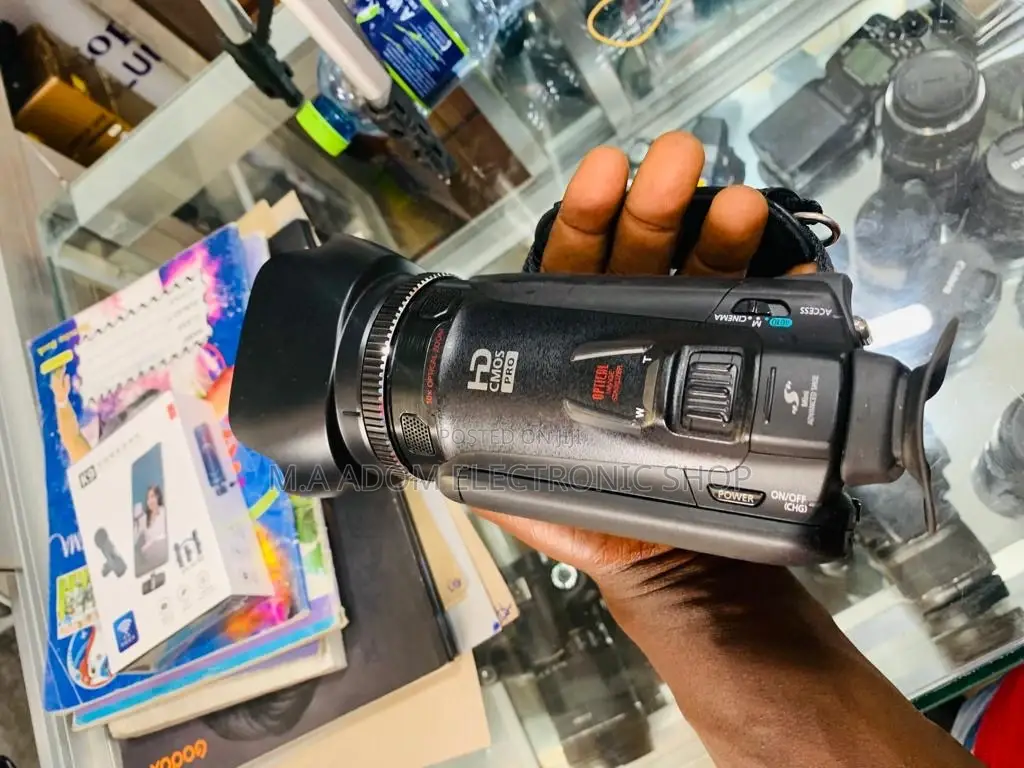 Sealed in Box Canon Full HD Camcorder(VIXIA HF G20)32GB 