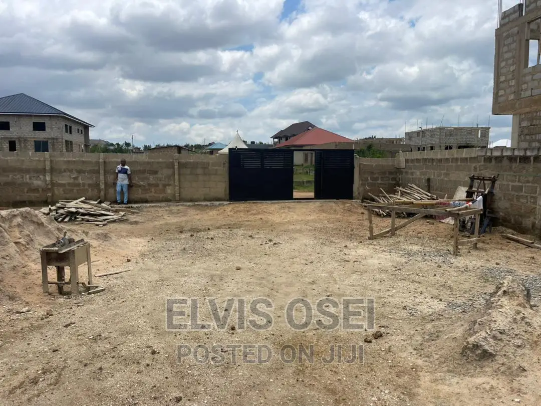 2bdrm Farm House in Amasaman Sonitra for sale