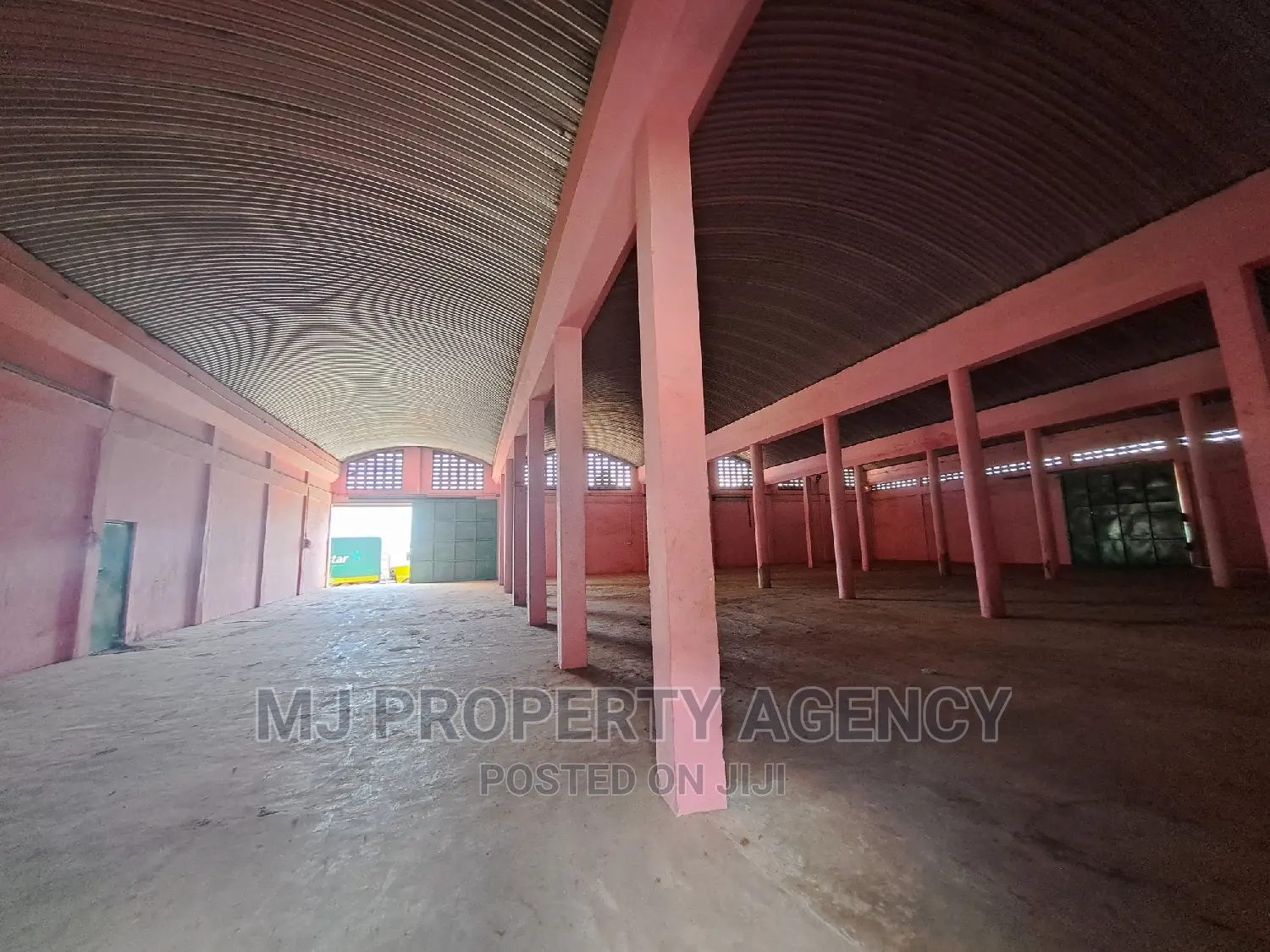 900 SQM Warehouse